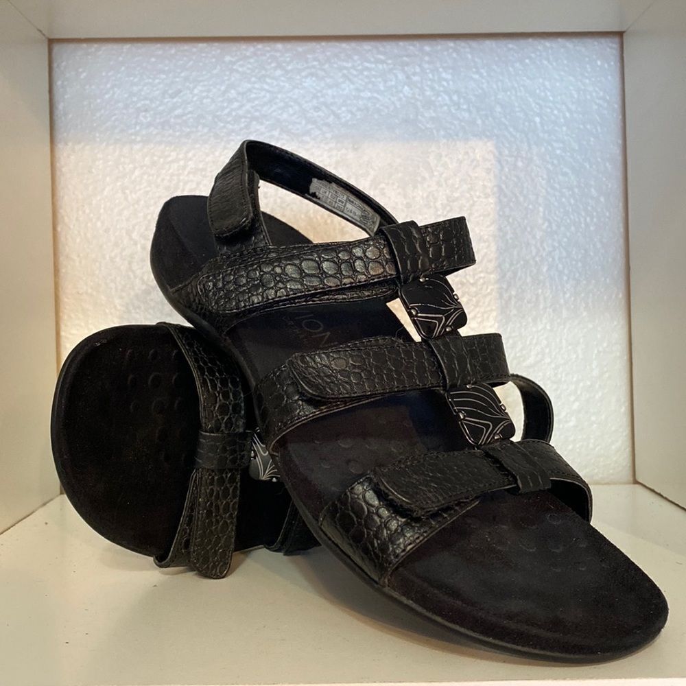 Vionic Amber Black Lightweight Strappy Sandals Square Beaded Cocodrile Comfort